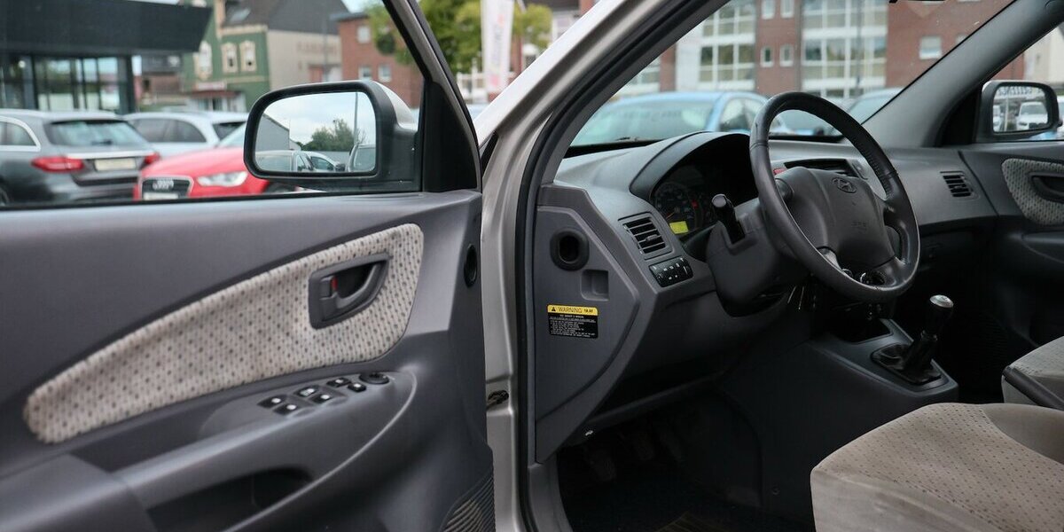 Hyundai Tucson 2.0 CRDi GLS AWD / TÜV-AU BIS 02.2027 / 100.000 km 3.502 &euro; Hamm 59077