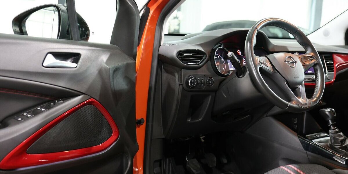 Opel Crossland 1.5 D GS-LINE SPORT / ORANGE & BLACK 132.000 km 12.991 &euro; Hamm 59077