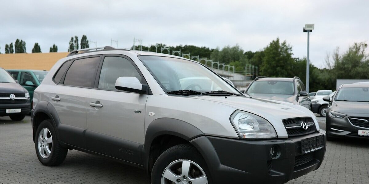 Hyundai Tucson 2.0 CRDi GLS AWD / TÜV-AU BIS 02.2027 / 100.000 km 3.502 &euro; Hamm 59077