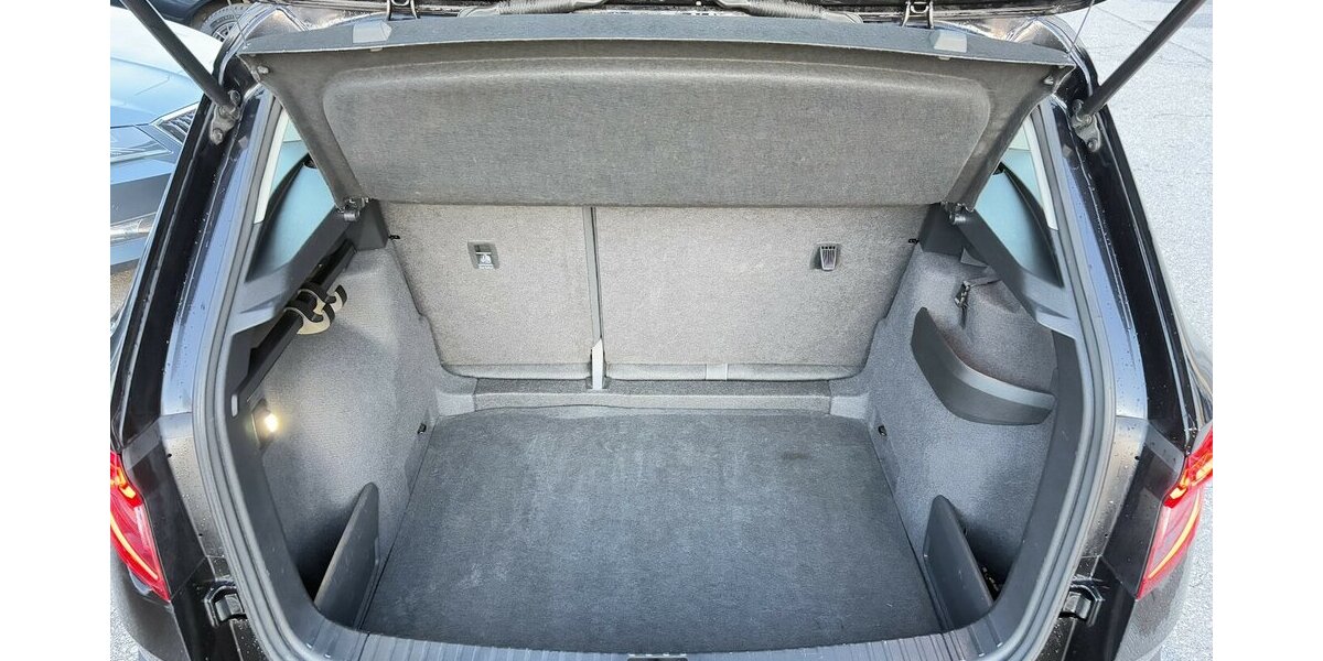 Skoda Karoq 1.5 TSI AMBITION/DSG/KAMERA/NAVI/PDC/DAB 163.970 km 14.900 &euro; Villingen-Schwenningen 78054