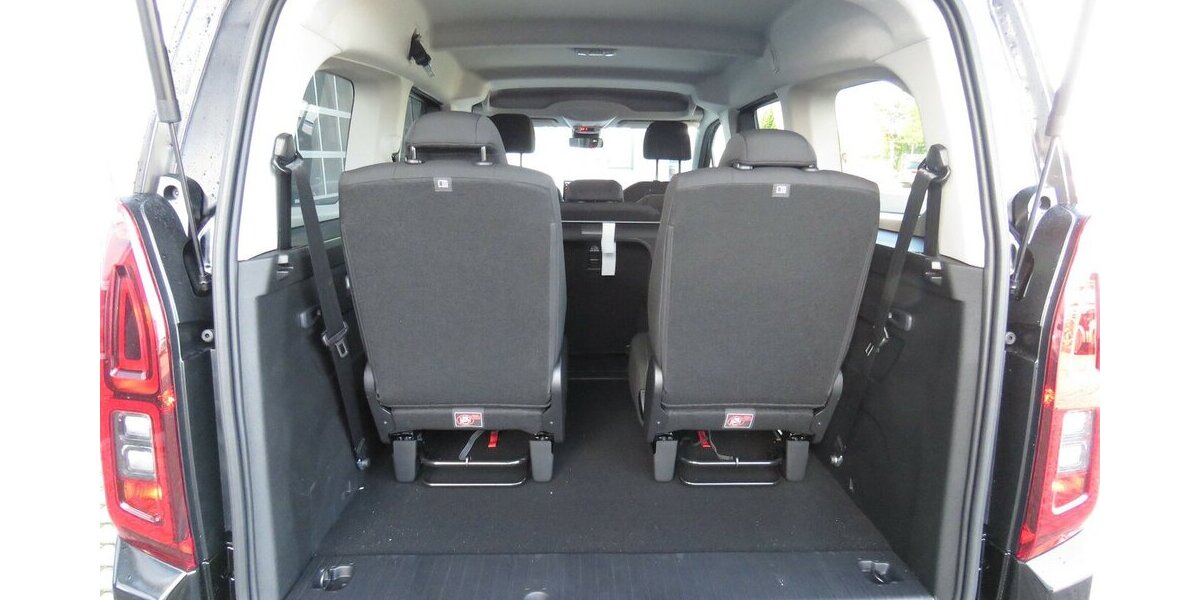 Fiat Doblo Maxi Kombi 130 / 7-Sitze + Vollausstattung 10.280 km 24.990 &euro; Münchenbernsdorf 07589