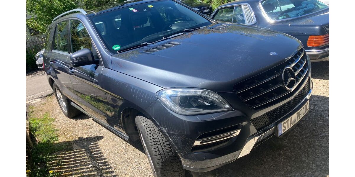 Mercedes-Benz ML 350 212.400 km 15.499 &euro; Germering 82110
