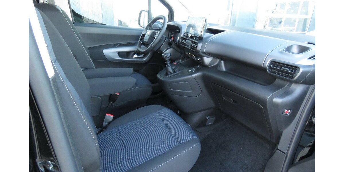 Fiat Doblo Maxi Kombi 130 / 7-Sitze + Vollausstattung 10.280 km 24.990 &euro; Münchenbernsdorf 07589