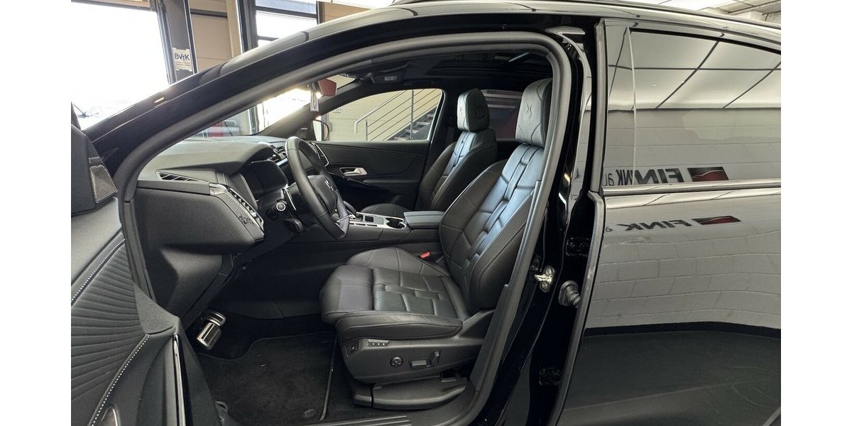 DS Automobiles DS7 Blue HDI 130 Étoile LED Nachtsicht Pano 32.400 km 29.320 &euro; Lich 35423