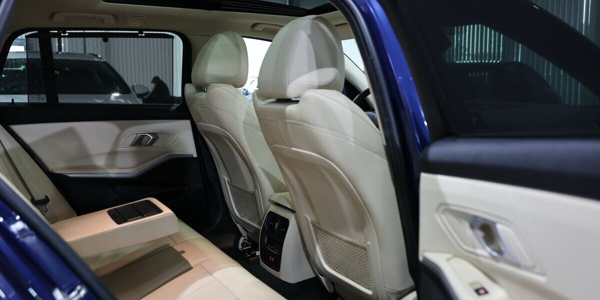 BMW 320d Touring SPORT BLUE & BEIGE / PANORAMA, LED 115.000 km 23.221 &euro; Hamm 59077