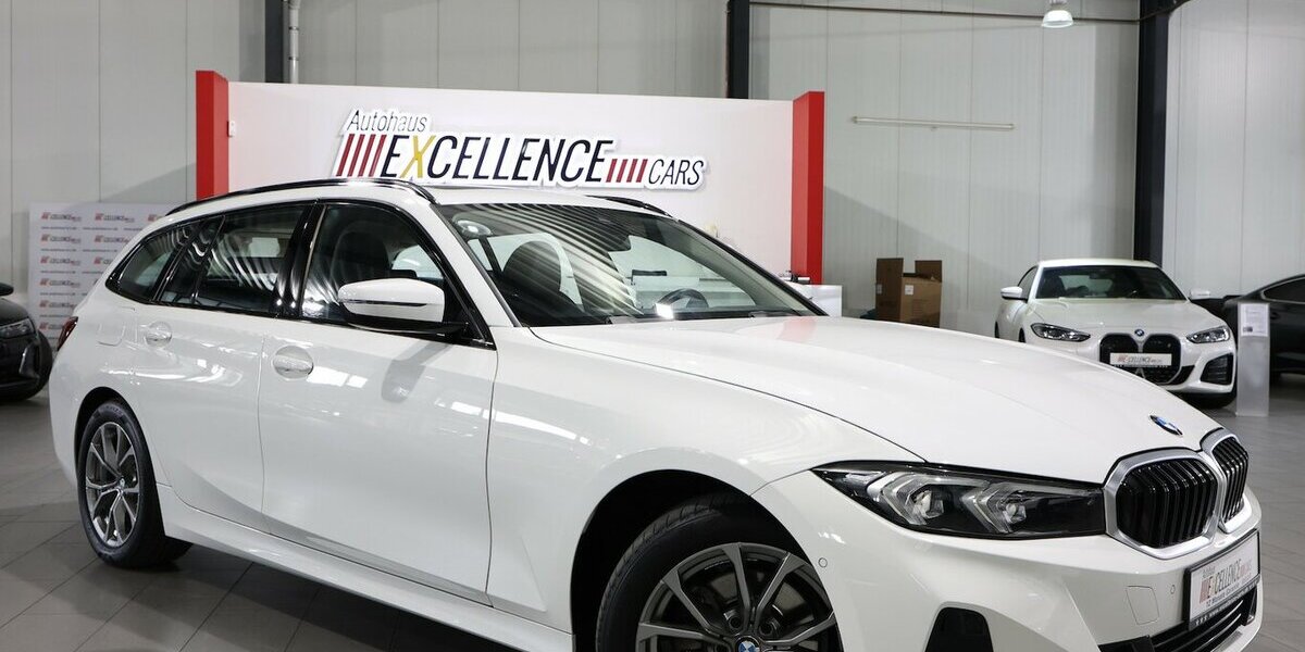BMW 320d Touring SPORT / CURVED+HEAD-UP / PANORAMA 100.000 km 25.444 &euro; Hamm 59077