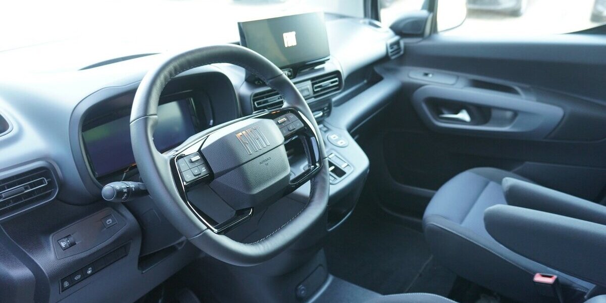 Fiat Doblo Maxi Kombi 130 Automatik / 7-Sitzer / Navi 19.037 km 26.775 &euro; Münchenbernsdorf 07589