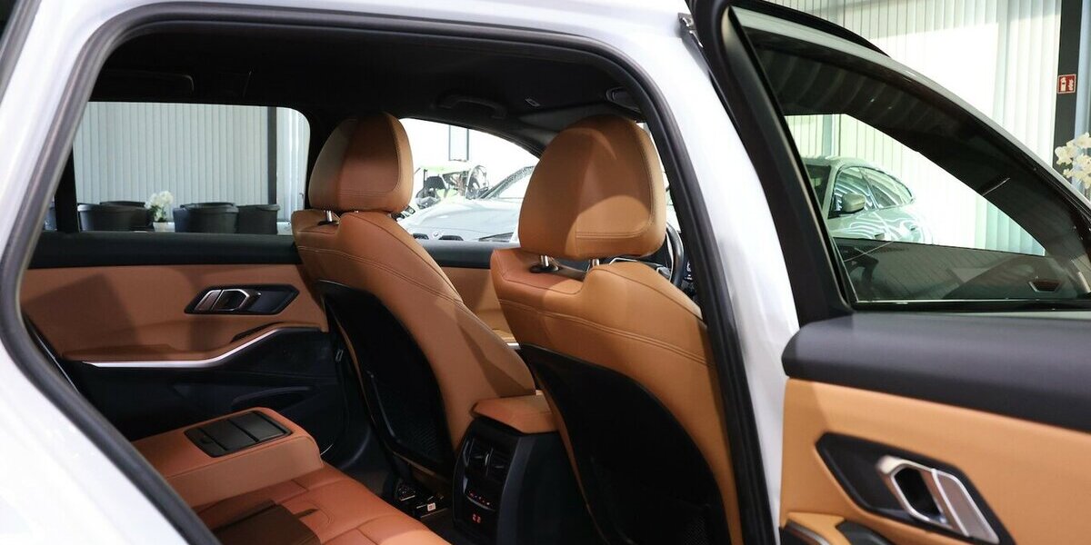 BMW 318d Touring SPORT WHITE & BROWN / CURCED, LED 100.000 km 25.221 &euro; Hamm 59077