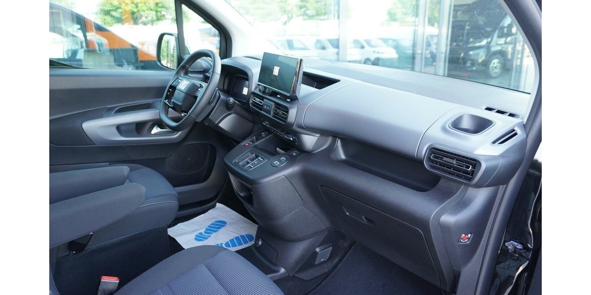 Fiat Doblo Maxi Kombi 130 Automatik / 7-Sitzer / Navi 19.037 km 26.775 &euro; Münchenbernsdorf 07589
