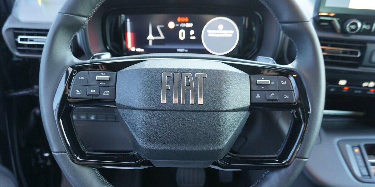 Fiat Doblo Maxi Kombi 130 Automatik / 7-Sitzer / Navi 19.037 km 26.775 &euro; Münchenbernsdorf 07589