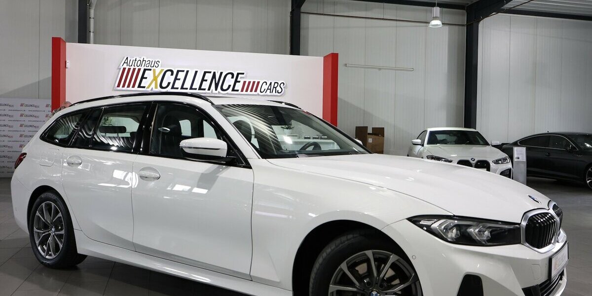 BMW 320d Touring SPORT / CURVED+HEAD-UP / PANORAMA 100.000 km 25.444 &euro; Hamm 59077