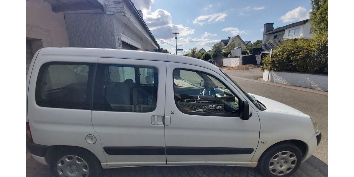 Peugeot Partner 140.000 km 1.100 &euro; Strullendorf 96129
