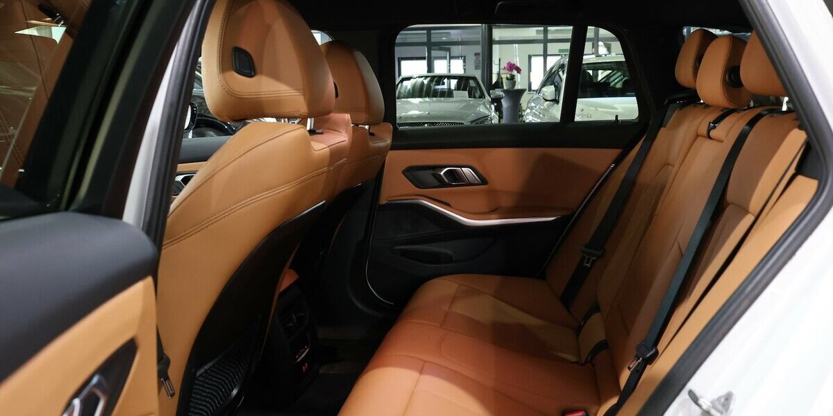 BMW 318d Touring SPORT WHITE & BROWN / CURCED, LED 100.000 km 25.221 &euro; Hamm 59077