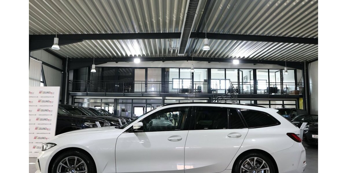 BMW 318d Touring SPORT WHITE & BROWN / CURCED, LED 100.000 km 25.221 &euro; Hamm 59077