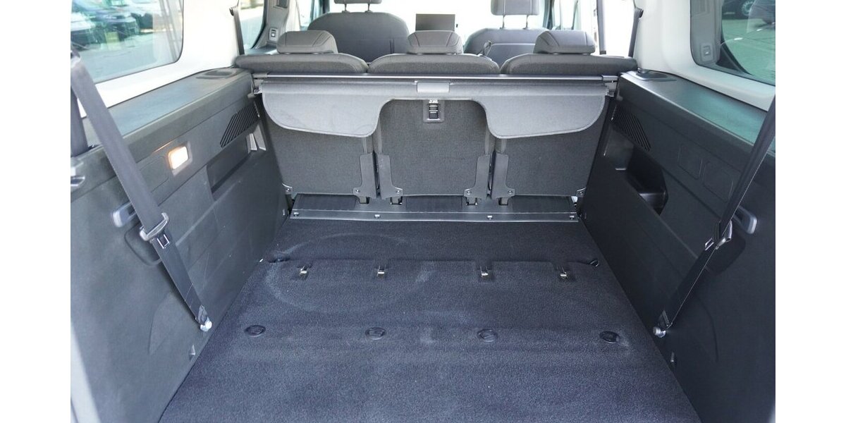 Fiat Doblo Maxi Kombi 130 Automatik / 7-Sitzer / Navi 19.037 km 26.775 &euro; Münchenbernsdorf 07589
