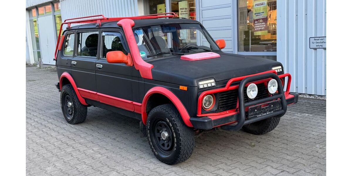Lada Niva 77.755 km 4.999 &euro; Chemnitz 09120