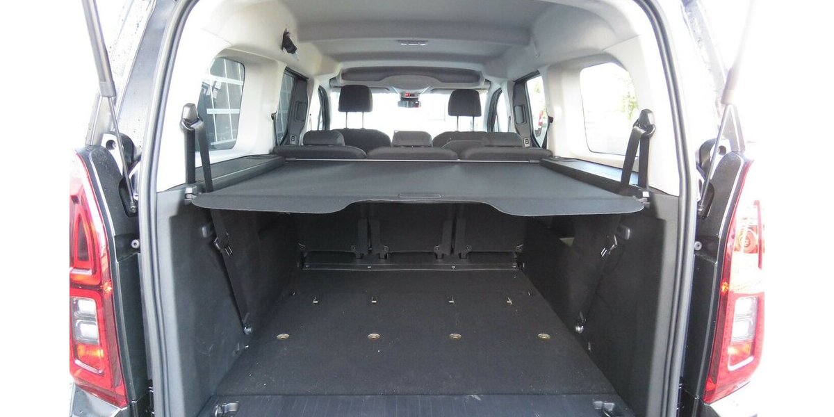 Fiat Doblo Maxi Kombi 130 / 7-Sitze + Vollausstattung 10.280 km 24.990 &euro; Münchenbernsdorf 07589