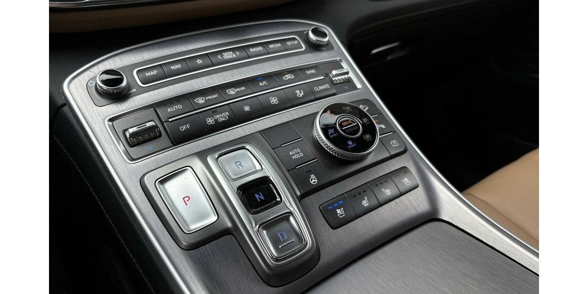 Hyundai Santa Fe Signature Hybrid 4WD 360°/PANO/MEMORY 34.410 km 37.900 &euro; Villingen-Schwenningen 78054