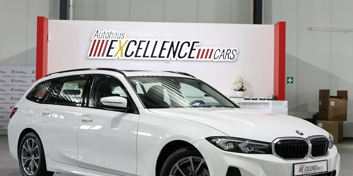 BMW 320d Touring SPORT / CURVED+HEAD-UP / PANORAMA 100.000 km 25.444 &euro; Hamm 59077