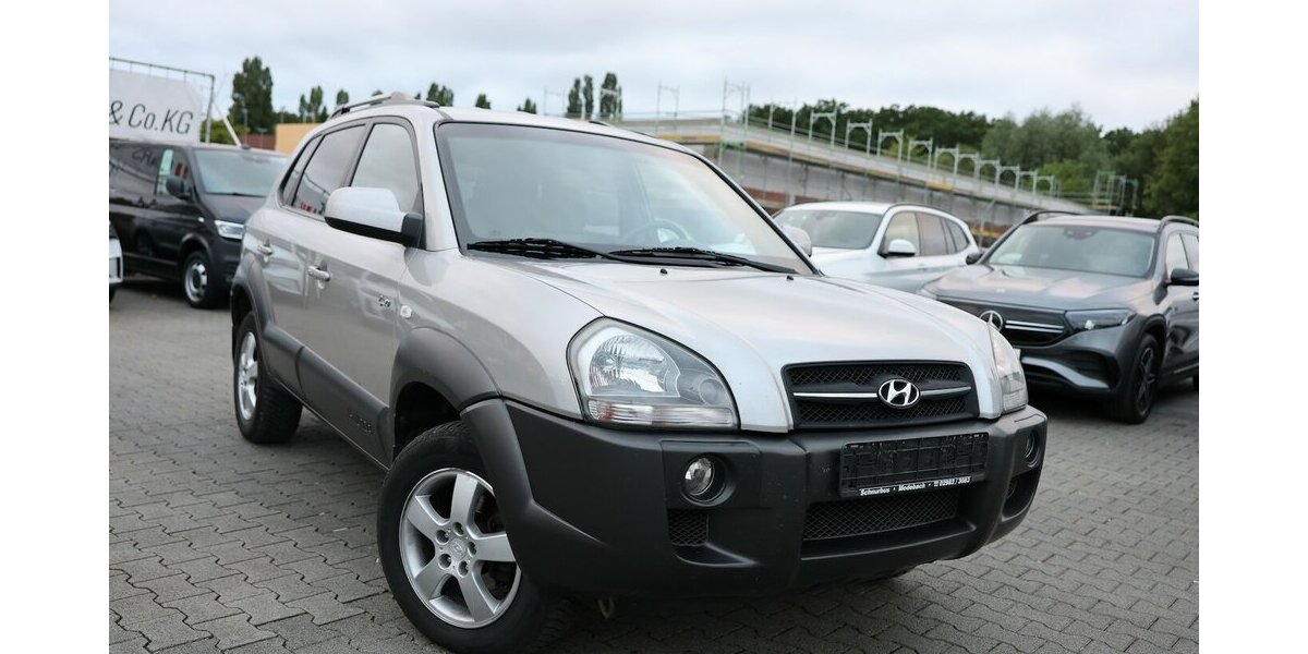 Hyundai Tucson 2.0 CRDi GLS AWD / TÜV-AU BIS 02.2027 / 100.000 km 3.502 &euro; Hamm 59077