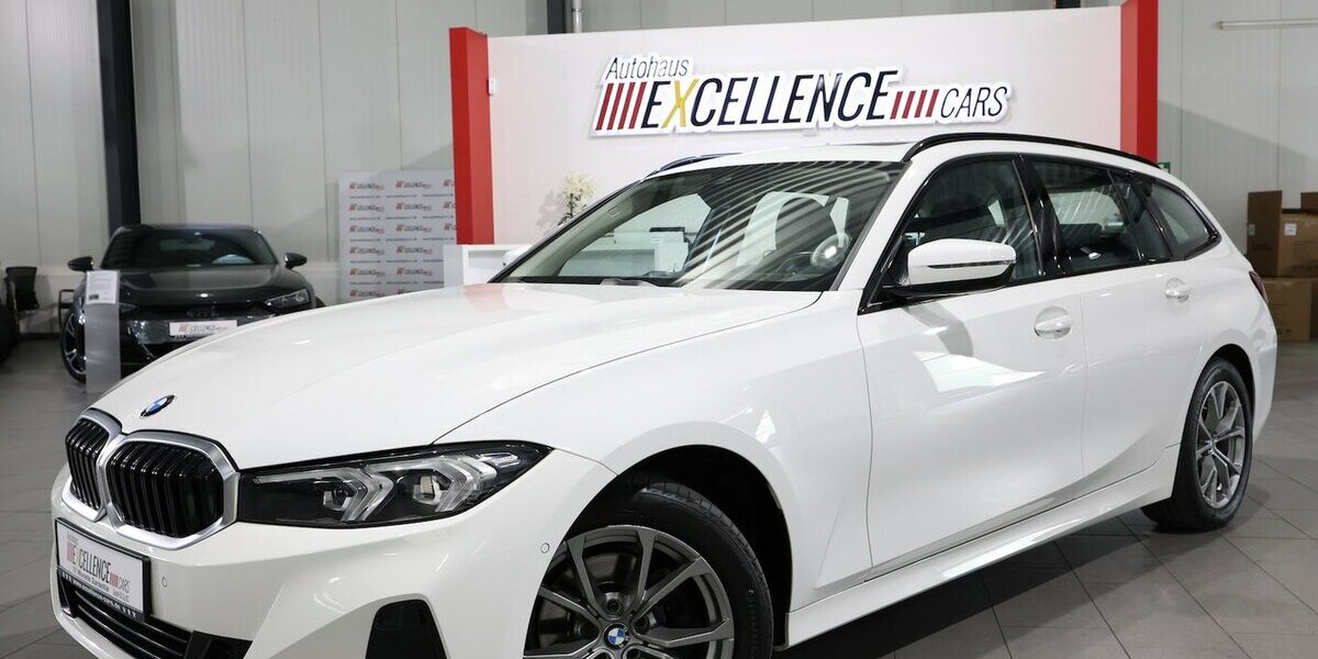 BMW 320d Touring SPORT / CURVED+HEAD-UP / PANORAMA 100.000 km 25.444 &euro; Hamm 59077
