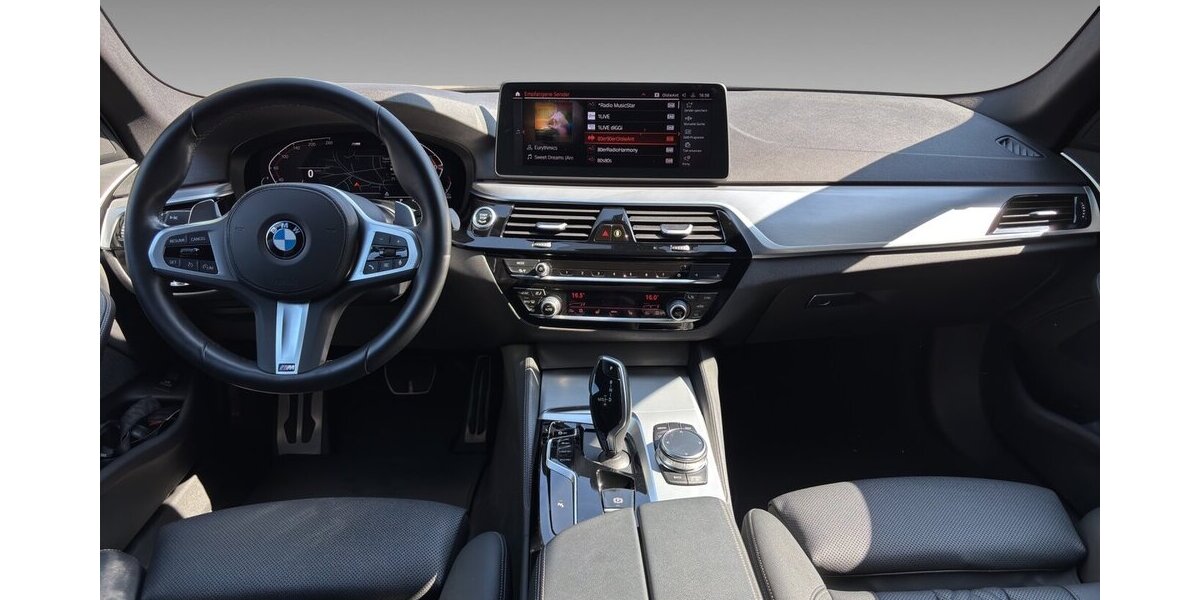 BMW 520d M-Sport Pro Leder Kamera LED ComfortSitz 99.895 km 31.900 &euro; Wuppertal 42327