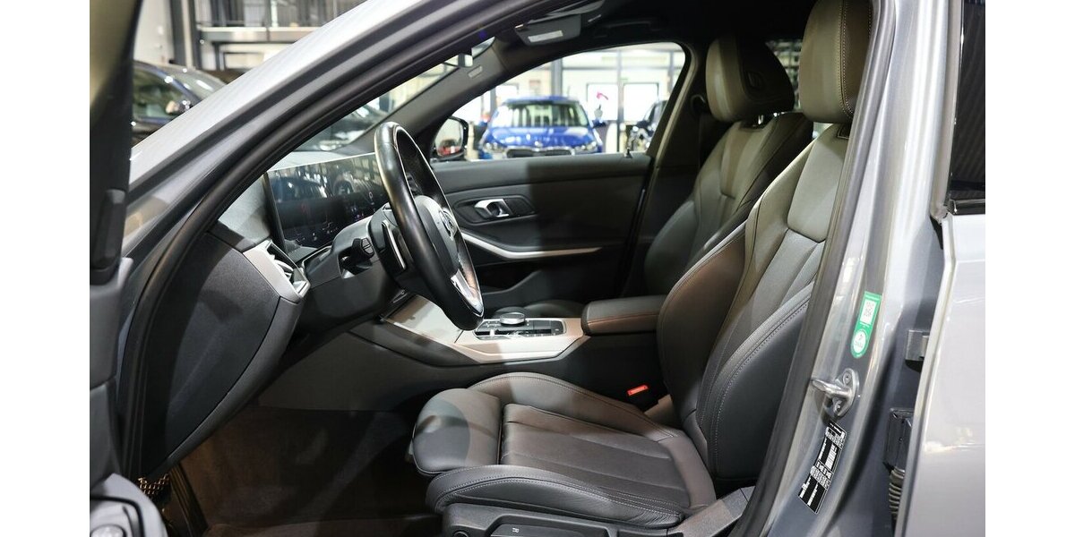 BMW 318d Touring ADVANTAGE CURVED+NAVI, LEDER, LED 67.000 km 26.577 &euro; Hamm 59077
